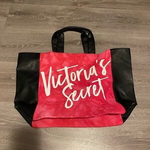 NWOT Victoria’s Secret tote bag
